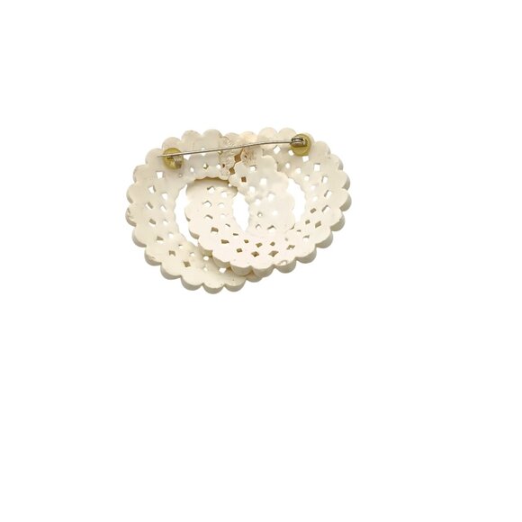 Vintage Off White Dimensional Celluloid Brooch Pin with Interlocking Rings - Picture 3 of 3